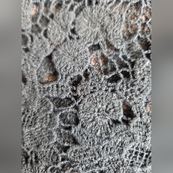 Delusive Crochet Crop Tops In Size Small. - Picture 4 of 6